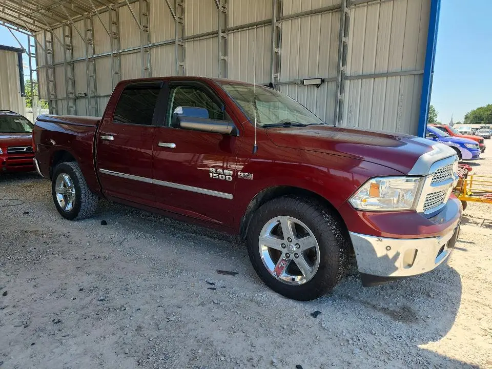 2016 RAM 1500 SLT  