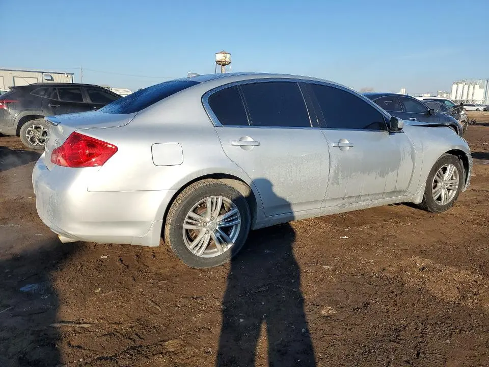 2013 INFINITI G37   