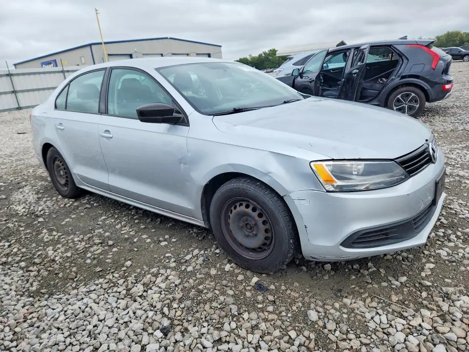 2013 VOLKSWAGEN JETTA BASE  