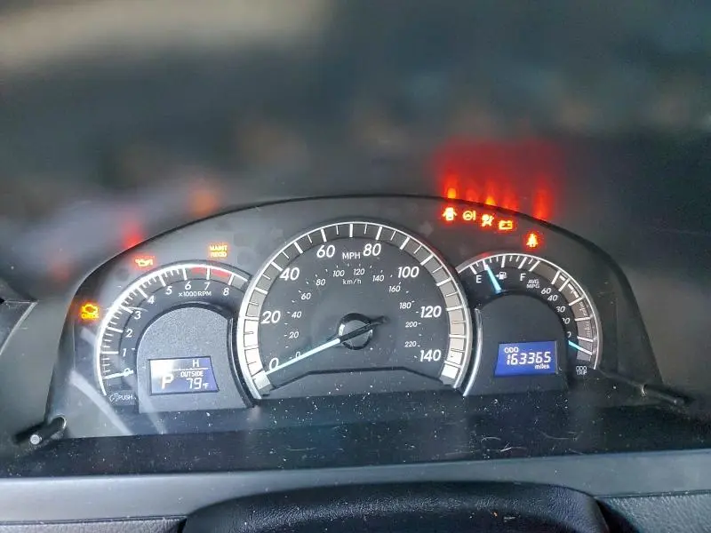 2014 TOYOTA CAMRY SE  