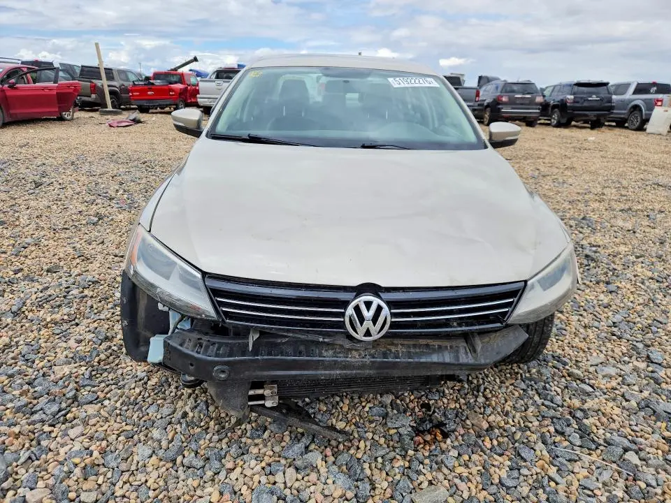 2013 VOLKSWAGEN JETTA SE  