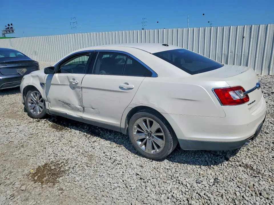 2011 FORD TAURUS LIMITED  