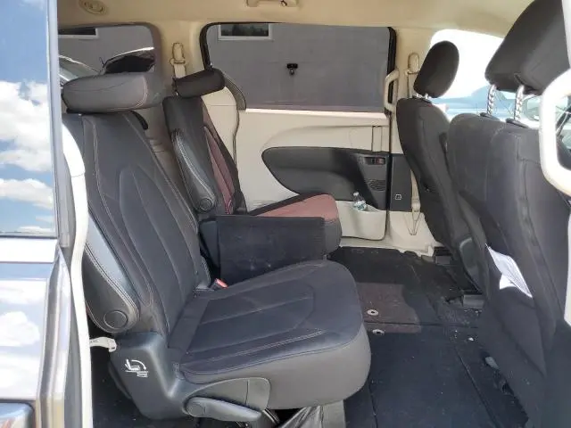 2017 CHRYSLER PACIFICA LX  