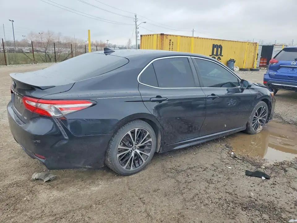 2019 TOYOTA CAMRY SE  