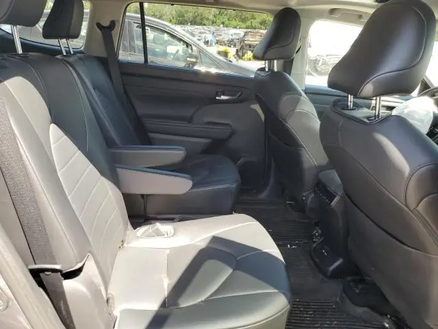 2021 TOYOTA HIGHLANDER HYBRID XLE  