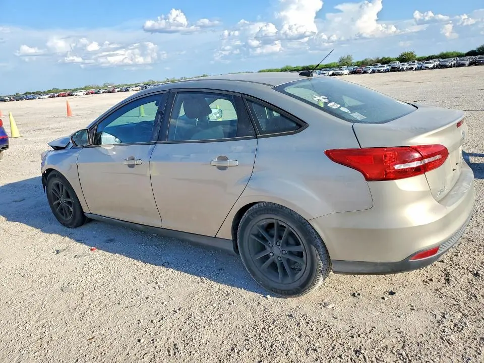2015 FORD FOCUS SE  