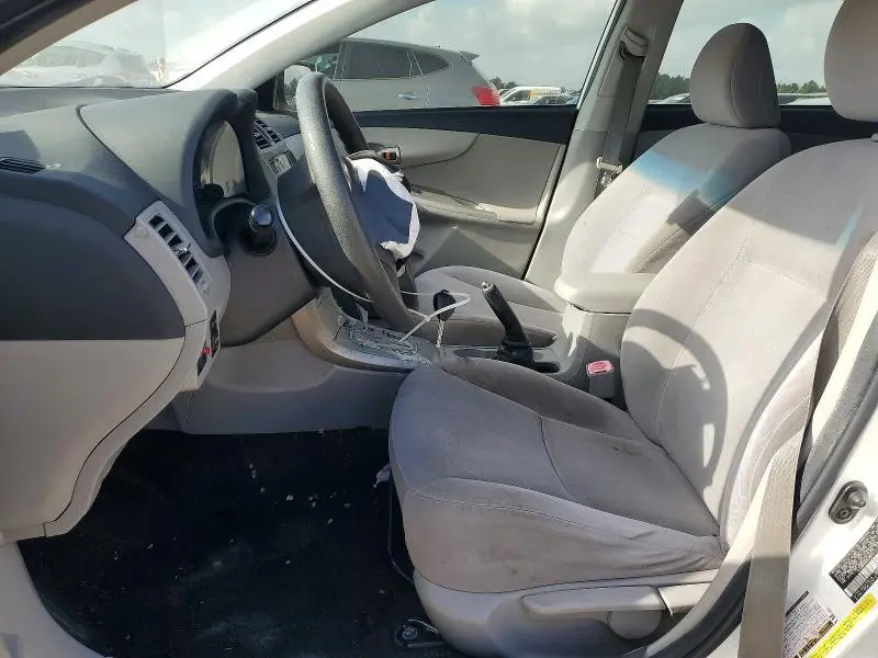 2011 TOYOTA COROLLA LE  