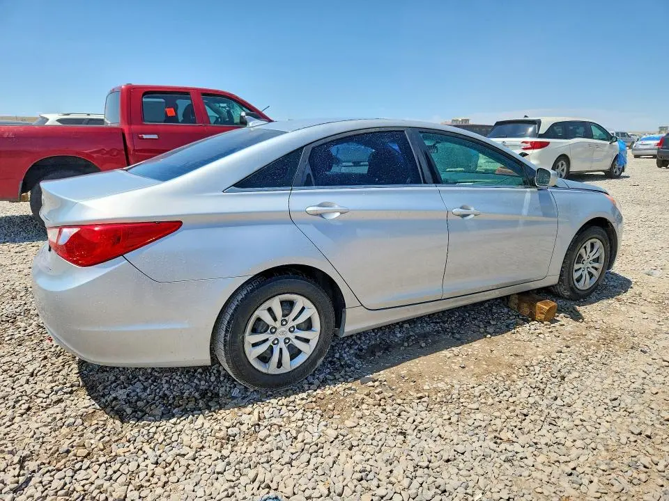 2011 HYUNDAI SONATA GLS  