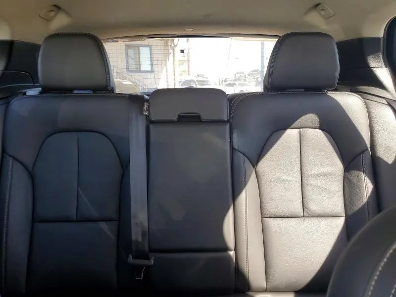 2024 VOLVO XC40 CORE  