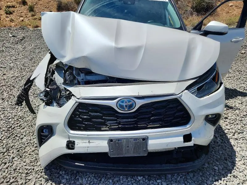 2021 TOYOTA HIGHLANDER HYBRID LE  