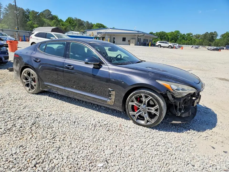 2019 KIA STINGER GT1  