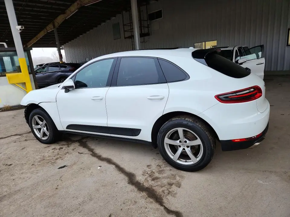 2017 PORSCHE MACAN   