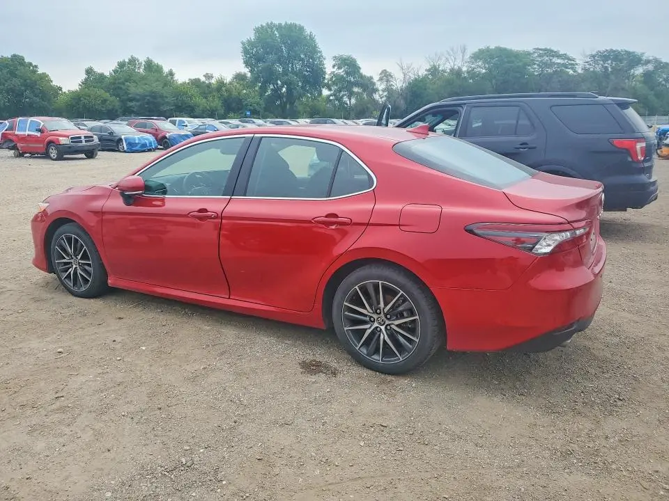2023 TOYOTA CAMRY XLE  