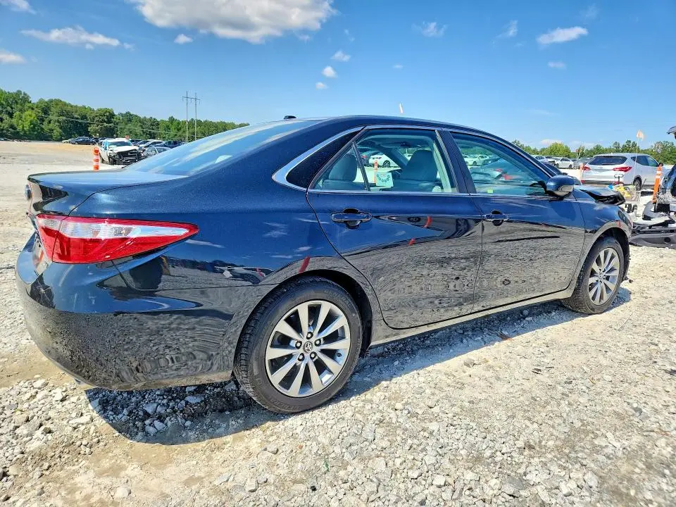 2017 TOYOTA CAMRY XLE  