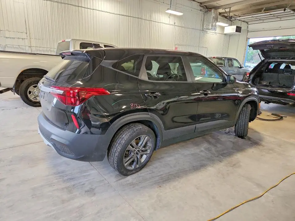 2021 KIA SELTOS LX  