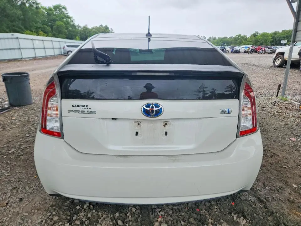 2015 TOYOTA PRIUS THREE  
