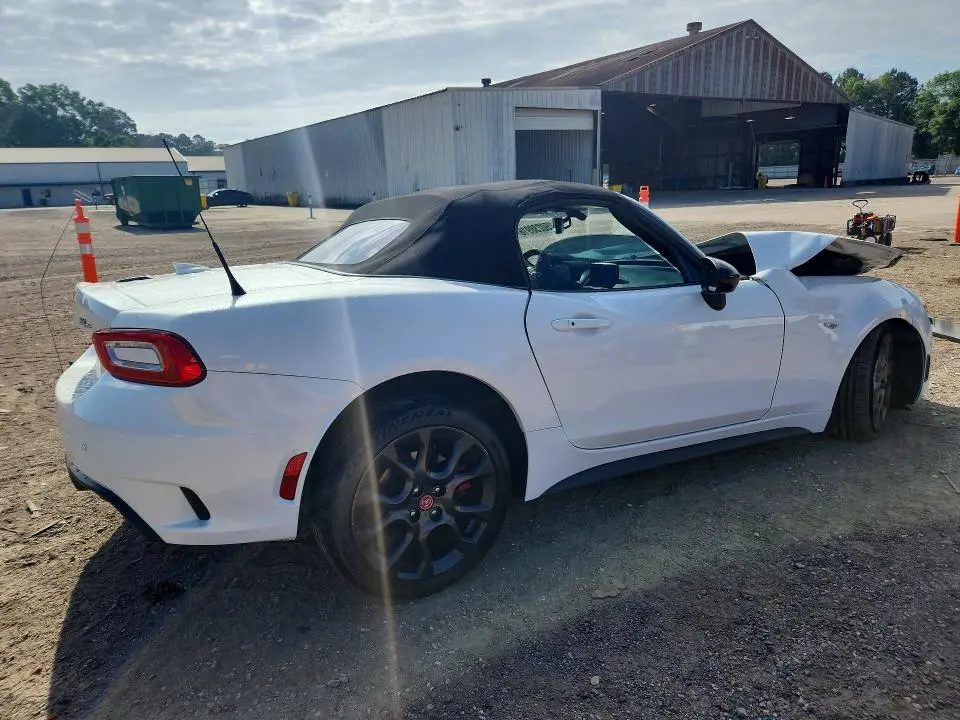 2017 FIAT 124 SPIDER CLASSICA  