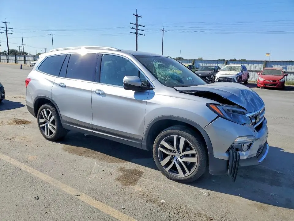 2017 HONDA PILOT TOURING  