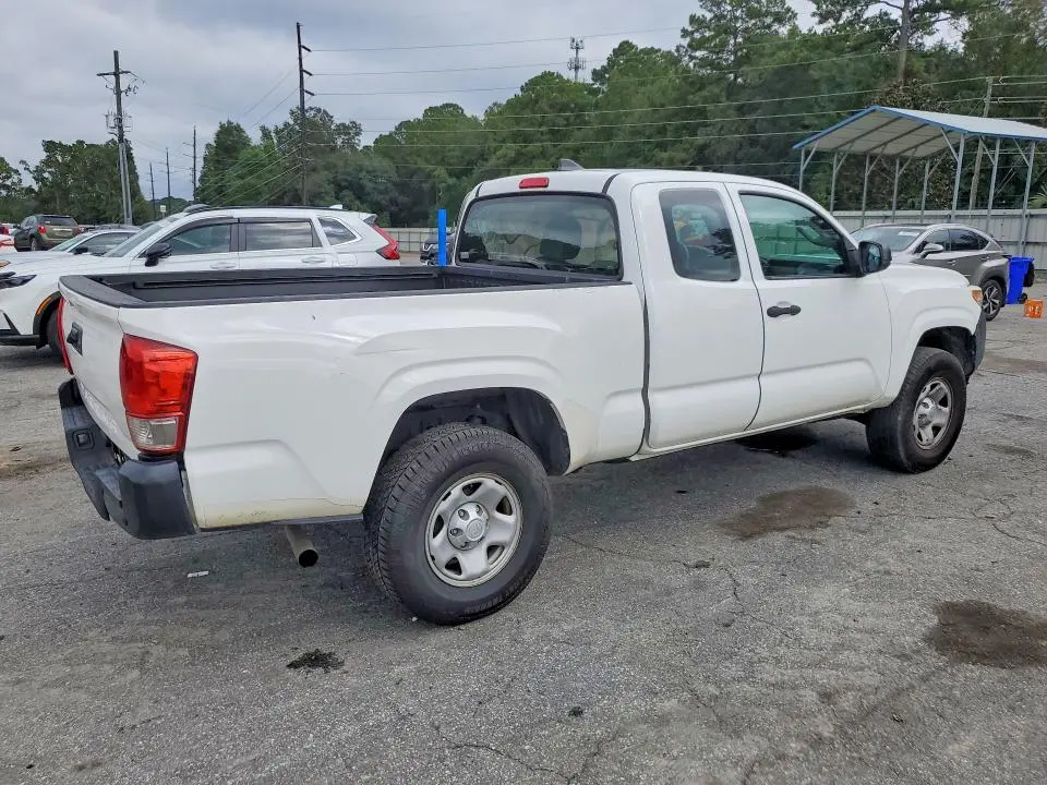 2018 TOYOTA TACOMA SR  