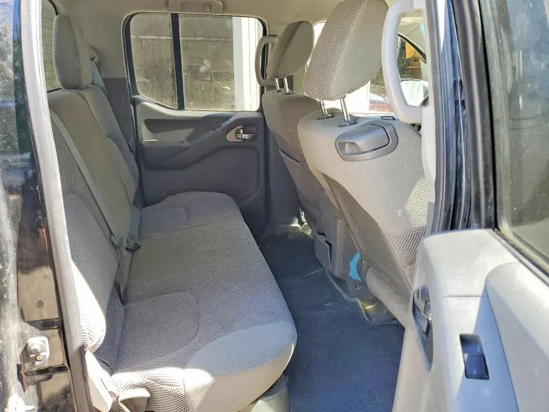 2012 NISSAN FRONTIER SV V6  