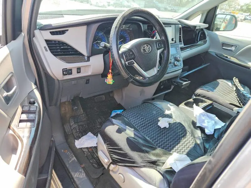 2015 TOYOTA SIENNA XLE 8-PASSENGER  