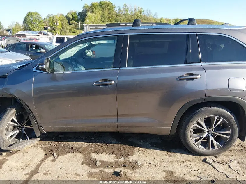 2016 TOYOTA HIGHLANDER XLE V6
