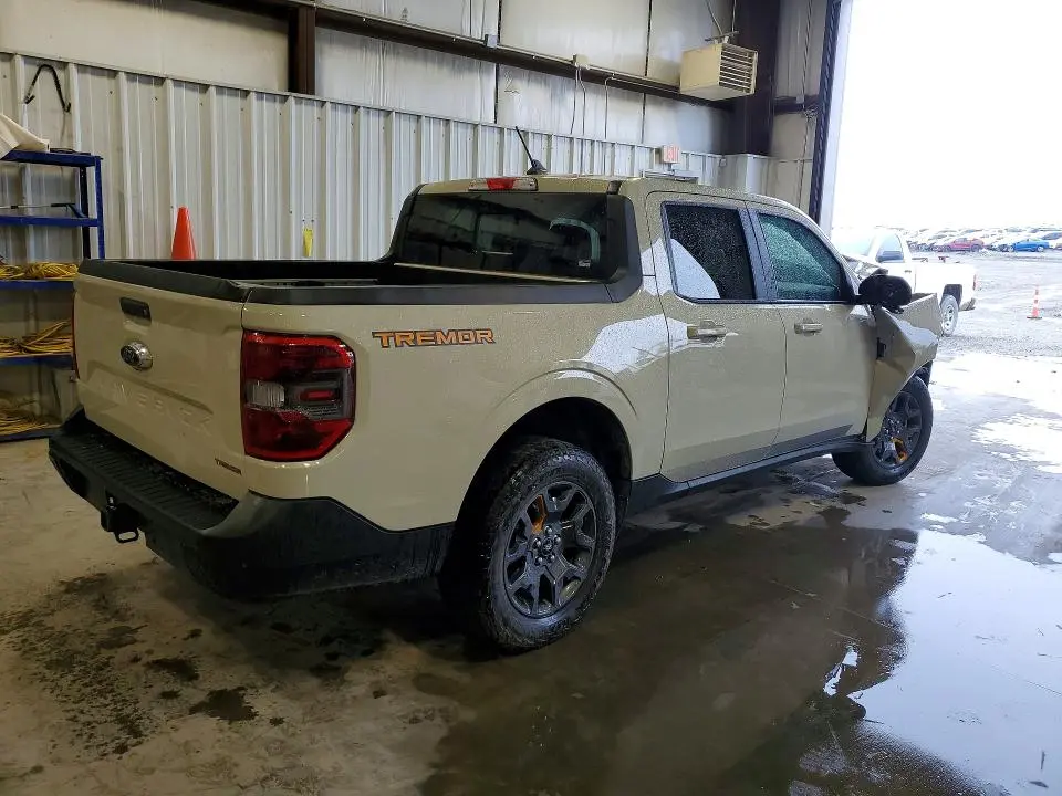 2024 FORD MAVERICK LARIAT TREMOR  