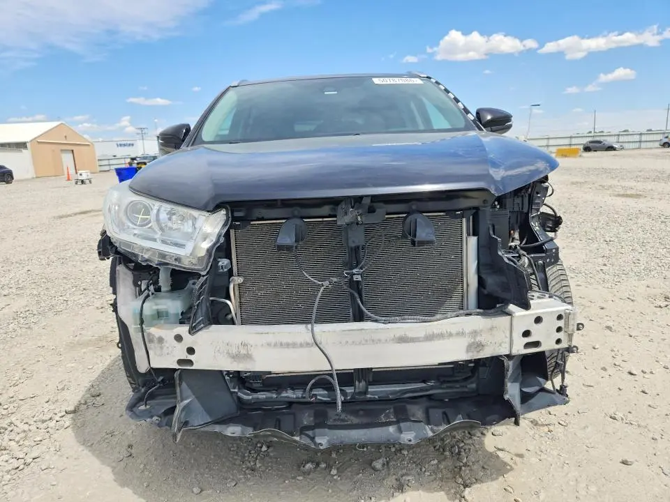 2019 TOYOTA HIGHLANDER XLE  
