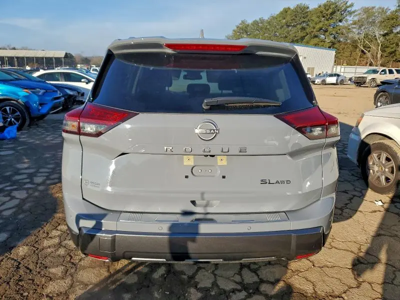 2024 NISSAN ROGUE SL  