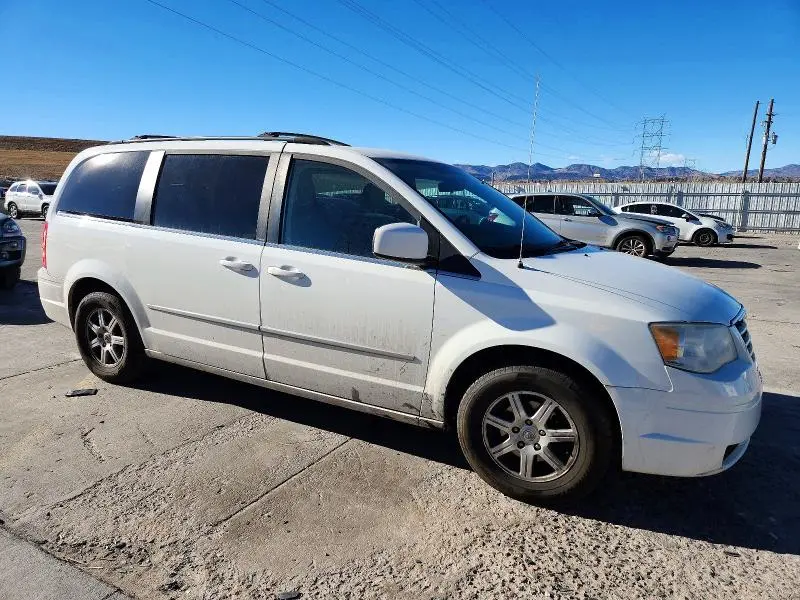 2010 CHRYSLER TOWN & COUNTRY TOURING  