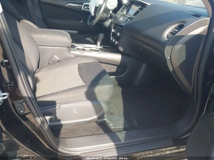 2017 NISSAN PATHFINDER SV