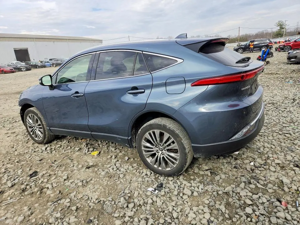 2022 TOYOTA VENZA XLE  
