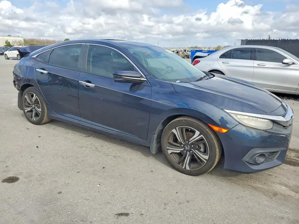 2017 HONDA CIVIC TOURING  