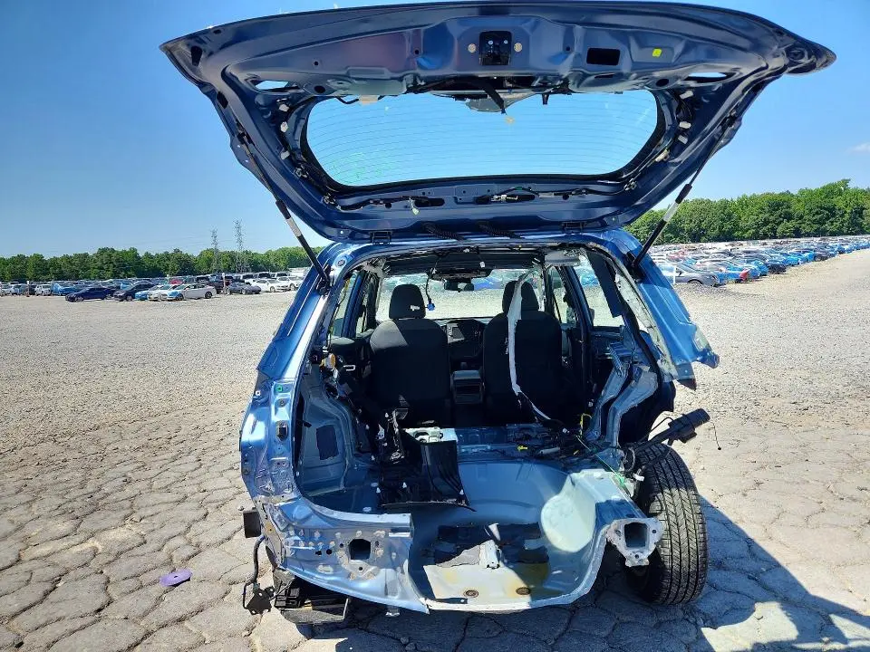 2025 SUBARU FORESTER   