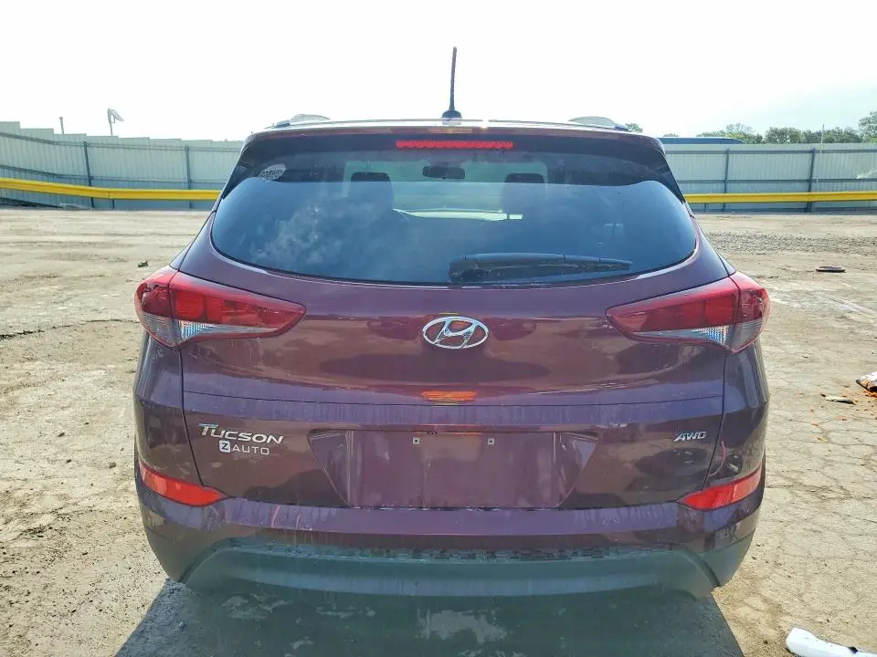 2017 HYUNDAI TUCSON SE  