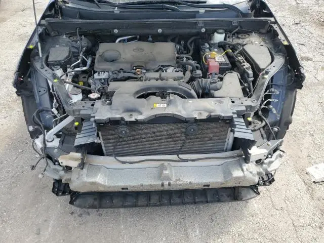 2020 TOYOTA RAV4 XLE  