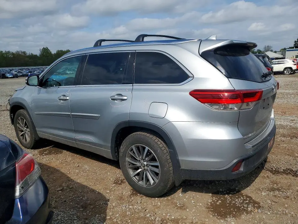 2018 TOYOTA HIGHLANDER XLE  