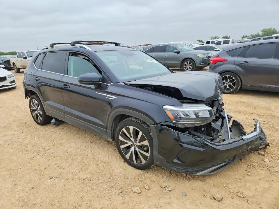 2024 VOLKSWAGEN TAOS SE  