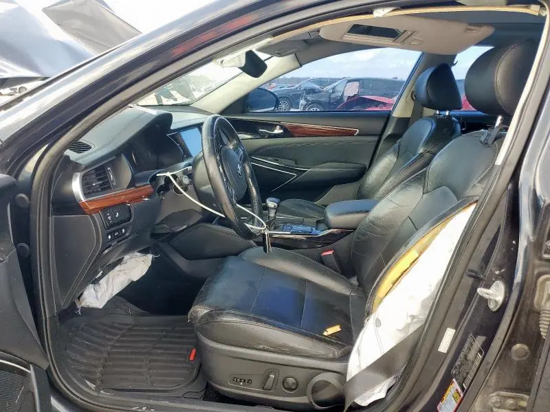 2017 KIA CADENZA PREMIUM  