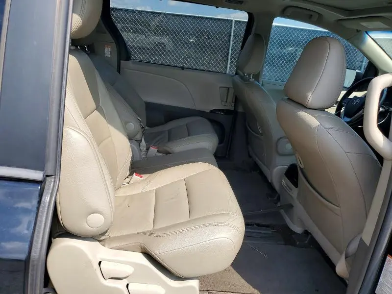 2015 TOYOTA SIENNA XLE 8-PASSENGER  