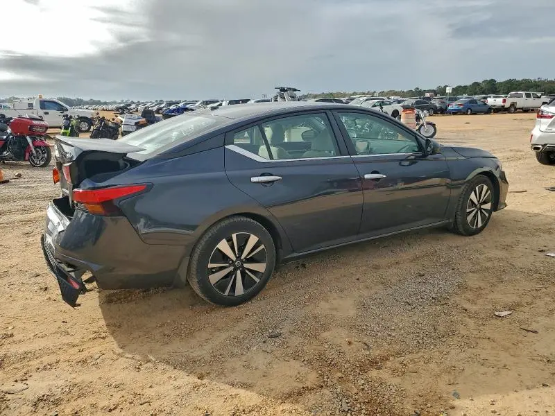 2022 NISSAN ALTIMA SV  