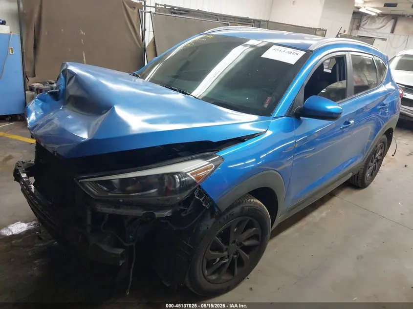 2016 HYUNDAI TUCSON SE