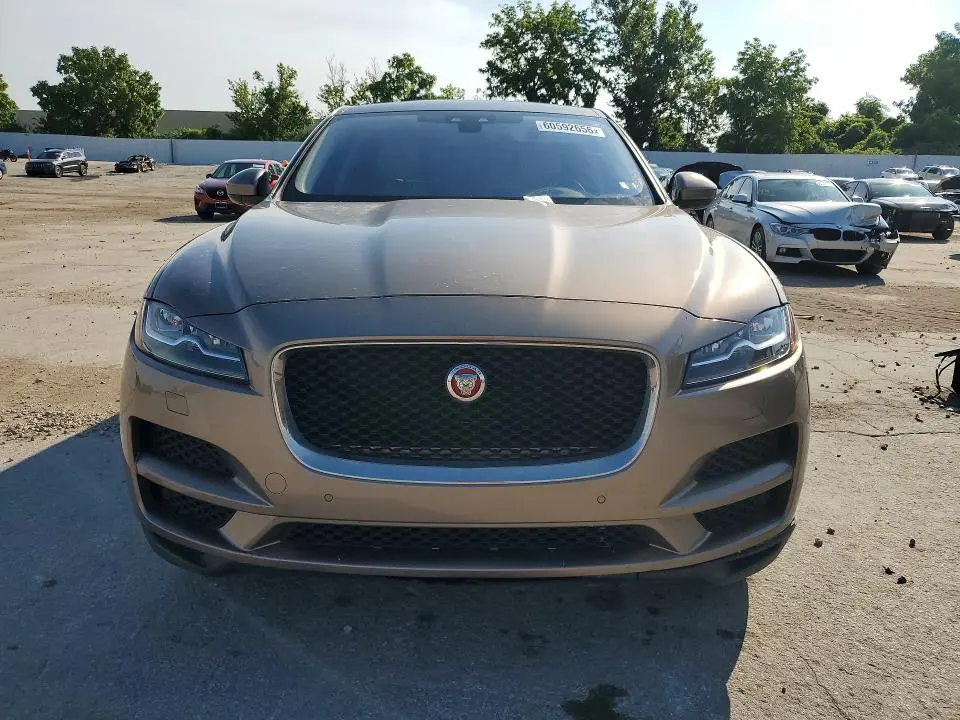 2017 JAGUAR F-PACE PRESTIGE  