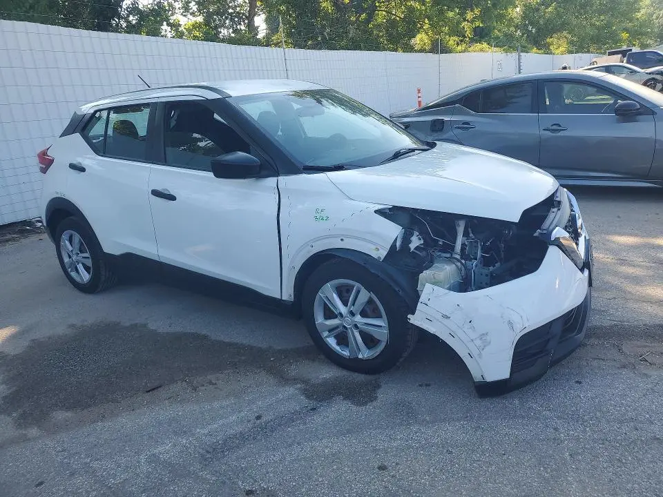 2020 NISSAN KICKS S  