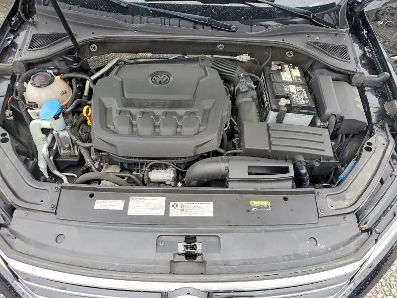 2018 VOLKSWAGEN PASSAT SEL PREMIUM  