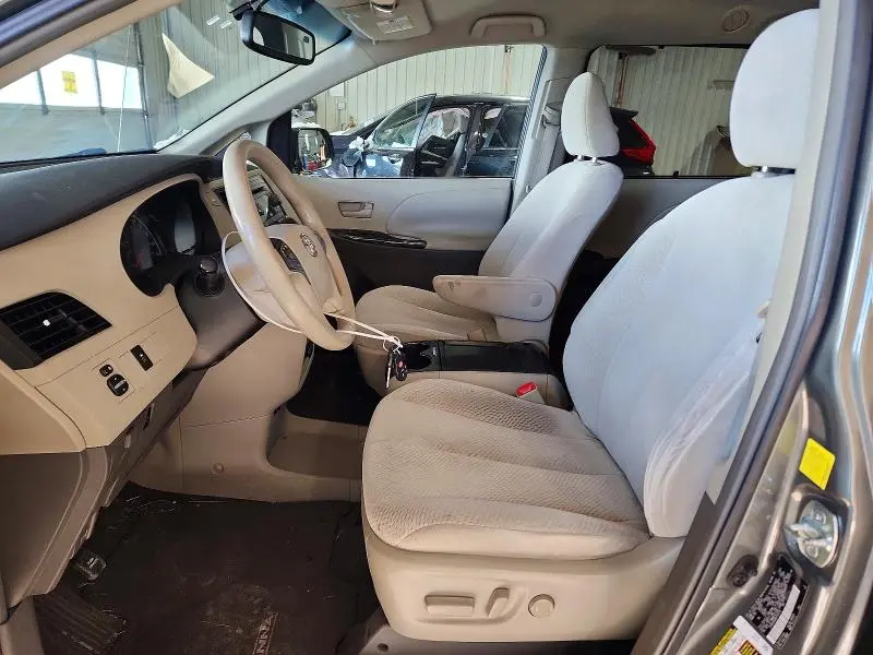 2011 TOYOTA SIENNA LE  