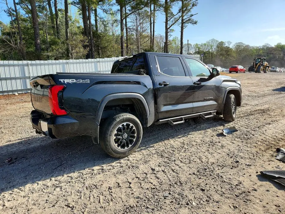 2024 TOYOTA TUNDRA SR5  