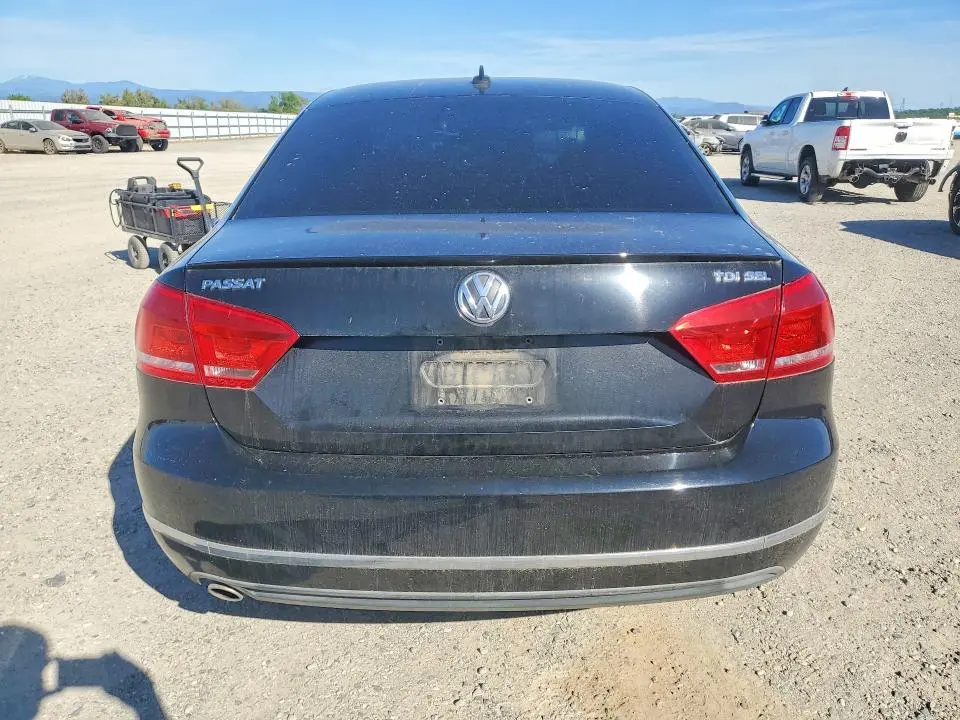2013 VOLKSWAGEN PASSAT   