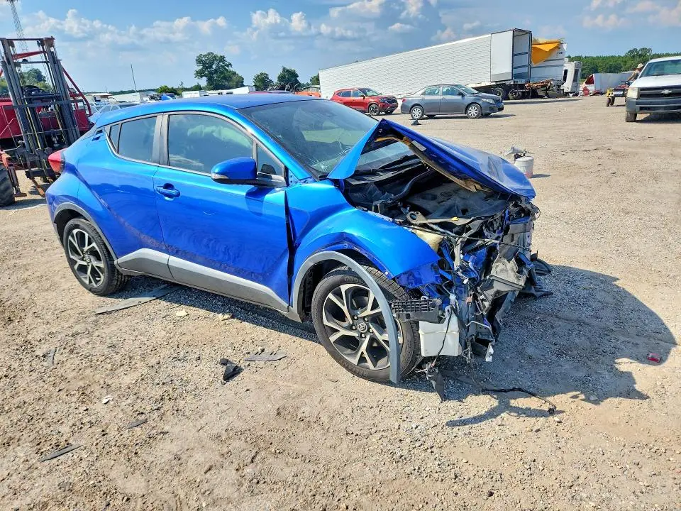 2019 TOYOTA C-HR XLE  