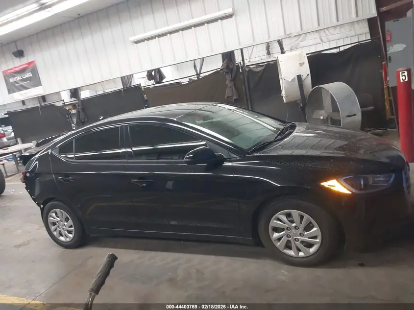 2018 HYUNDAI ELANTRA SE